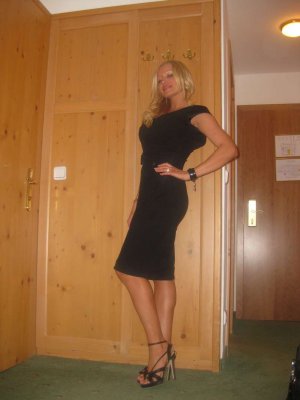 Malyah adult dating in Yorkville, IL